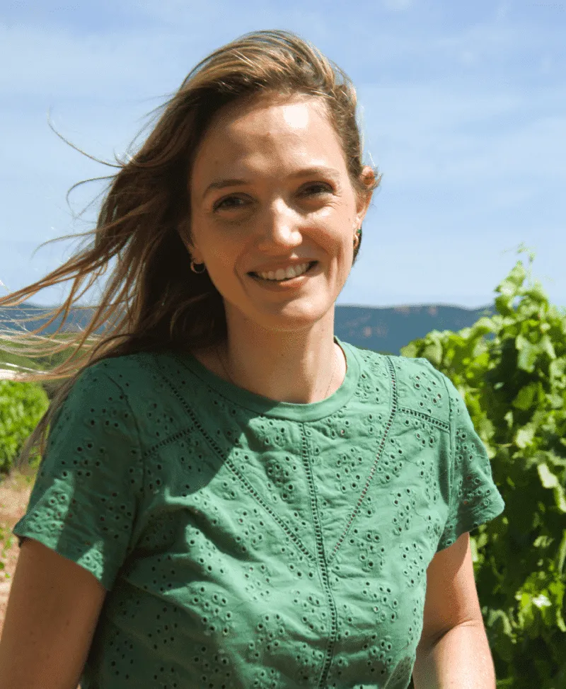 Portrait de Camille Serrier, sommelière
